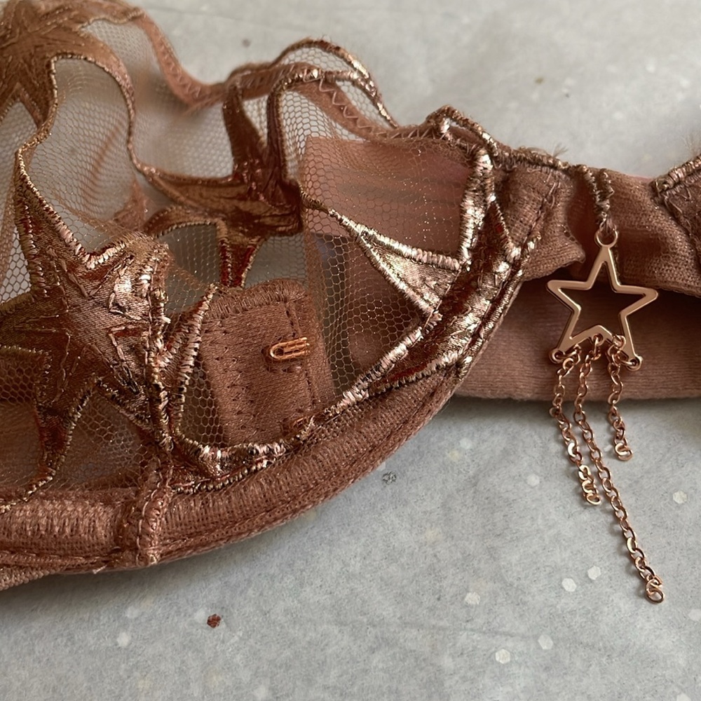 NWOT bra - Picture 3 of 8